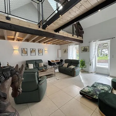 Charmante Maison A Haut-bocage Avec Jardin, Terrasse, Et Randonnees A Proximite - Fr-1-489-516