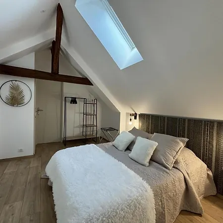 Charmante Maison A Haut-bocage Avec Jardin, Terrasse, Et Randonnees A Proximite - Fr-1-489-516 בית נופש לפאליס